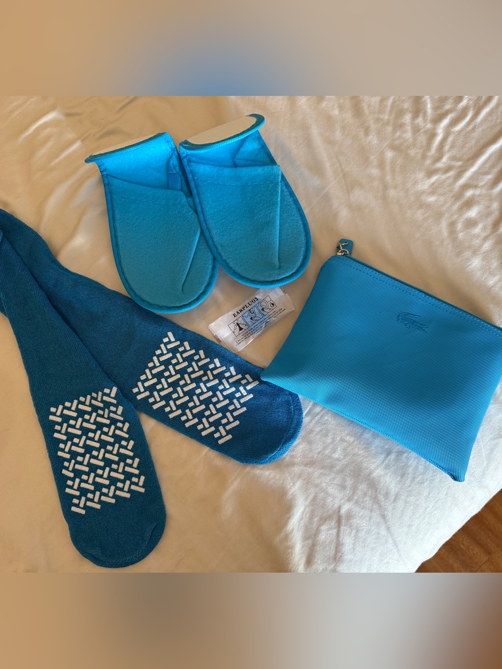 Lacoste Amenity Kit Turkish Airlines Travel Pouch Bag Slippers Earplugs Blue New